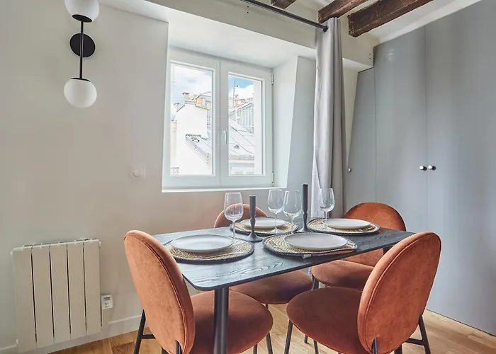 Apartment Stylish In Le Marais Paris
