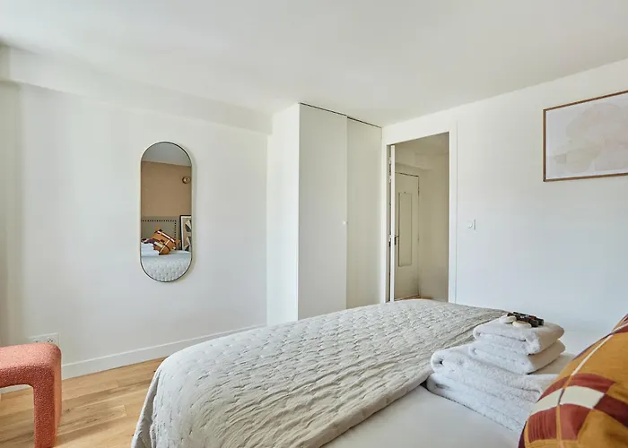 Apartment Stylish In Le Marais