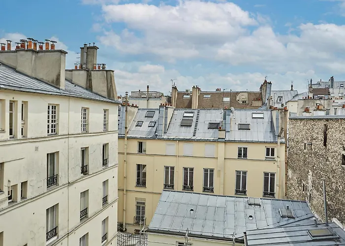 Stylish In Le Marais Paris