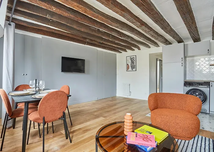 Stylish In Le Marais * Paris